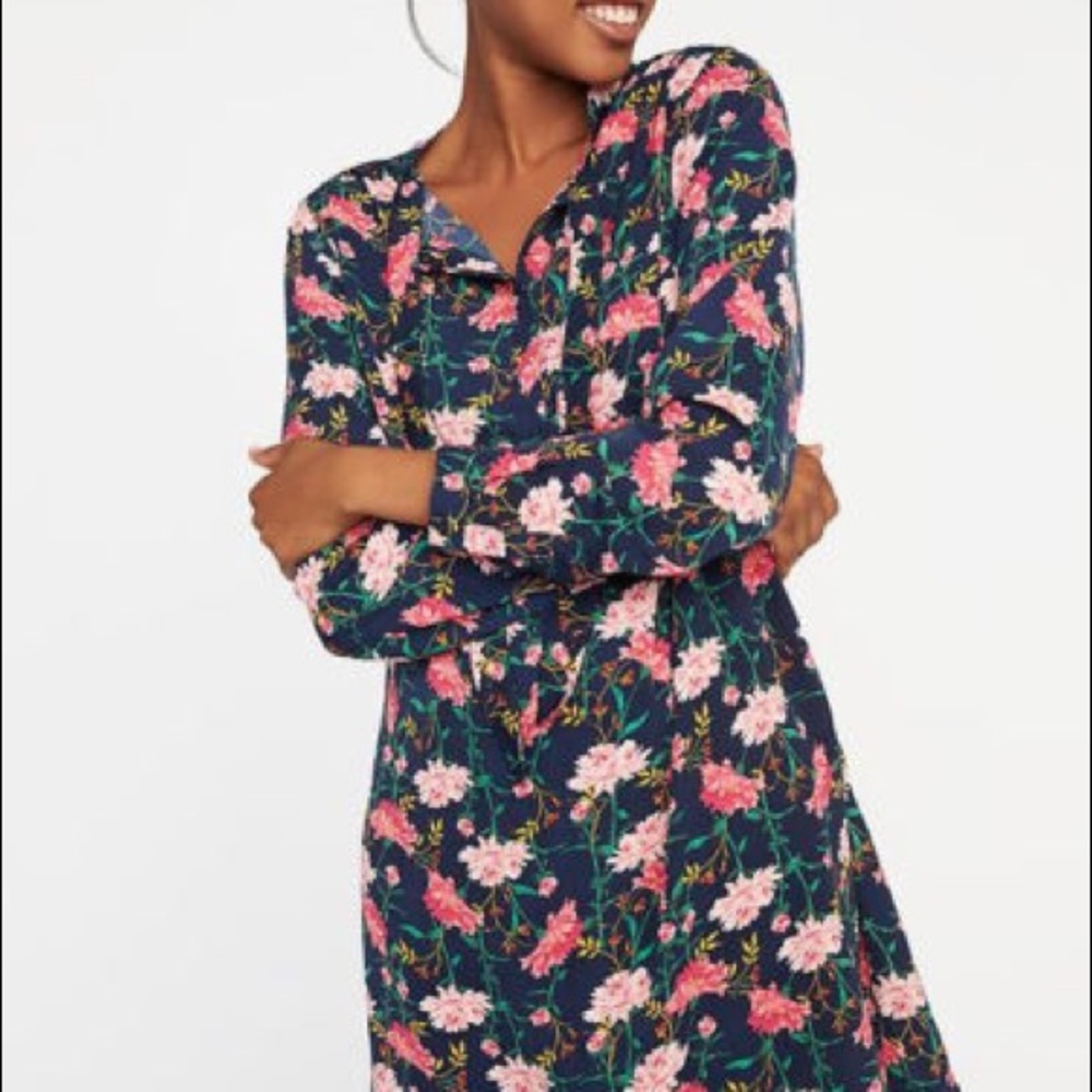 NWOT Old Navy tie-neck shirt dress